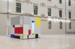 Ausstellungsansicht "Heimo Zobernig. Piet Mondrian. Eine räumliche Aneignung", Installation im Lichthof Ein nachgebautes kubistisches Gemälde in Form eines Zimmers im Foyer des Museums